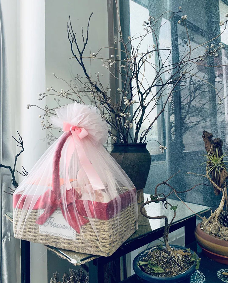 榮大候車亭送女神們的禮物 榮大候車亭送女神們的禮物