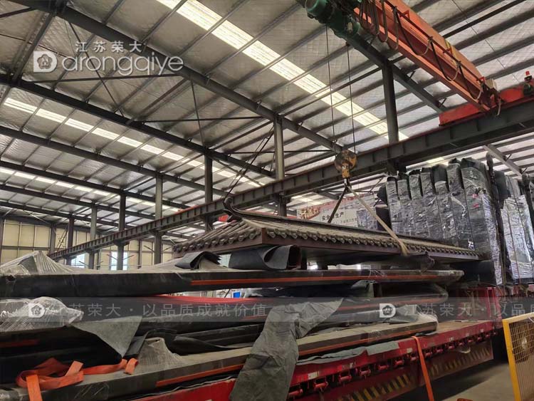 河南仿古公交候車亭發(fā)貨配圖二 河南仿古公交候車亭發(fā)貨配圖二