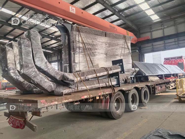 上海智能公交站臺第二批發(fā)貨配圖一 上海智能公交站臺第二批發(fā)貨配圖一