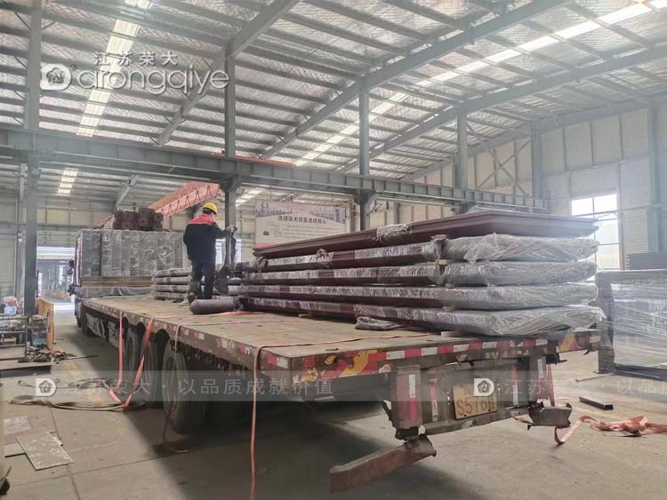 山東智慧公交站裝車 山東智慧公交站裝車